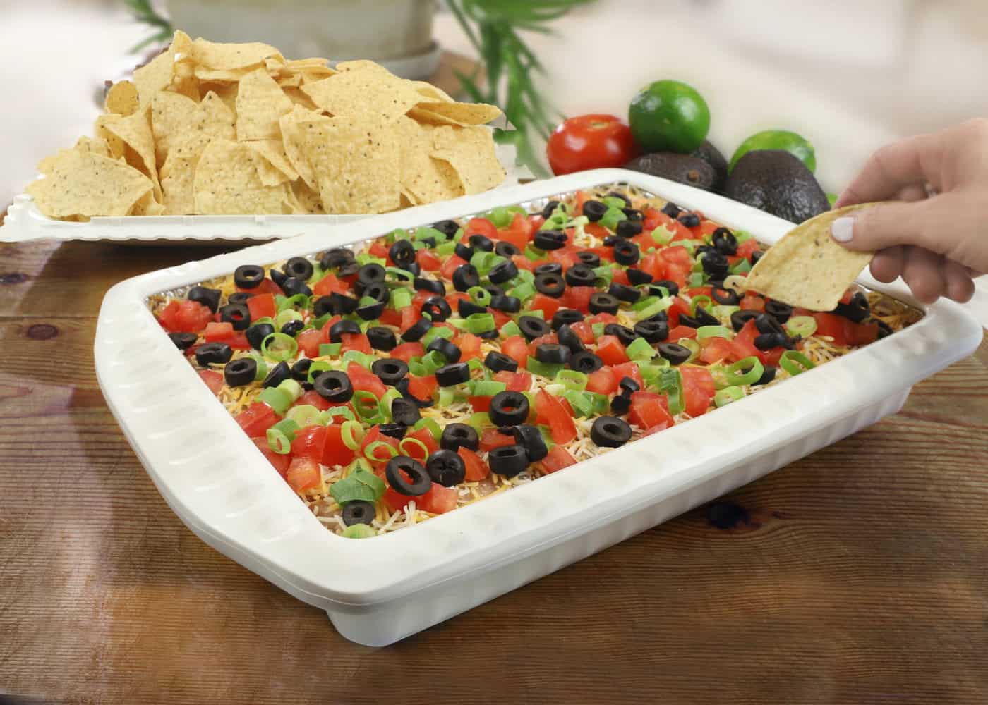 https://www.foildecor.com/wp-content/uploads/2019/11/FD-white-Taco-Dip-and-Chips-scaled.jpg